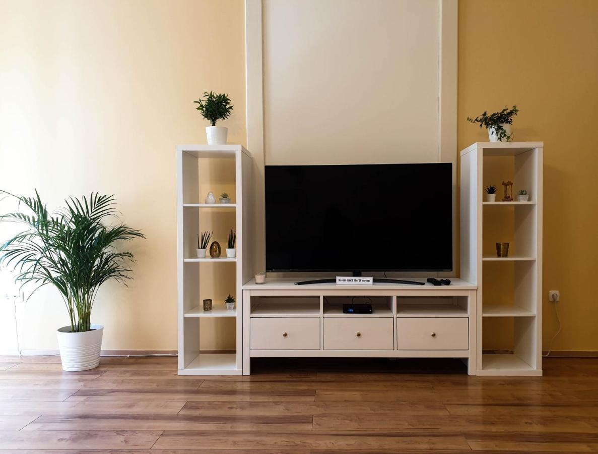 Apartamento Corvin City Center Kisfaludy Apartman Budapest Exterior foto