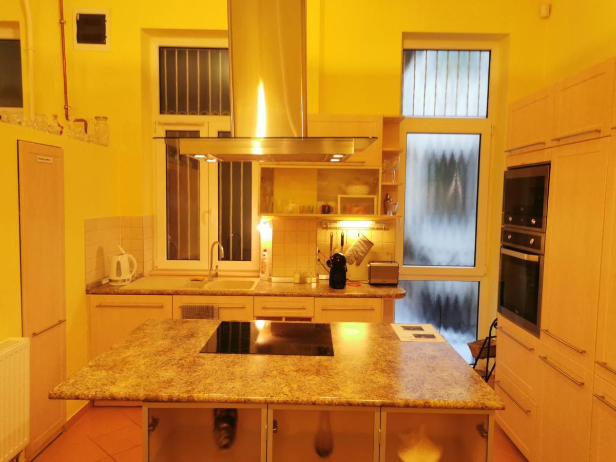 Apartamento Corvin City Center Kisfaludy Apartman Budapest Exterior foto